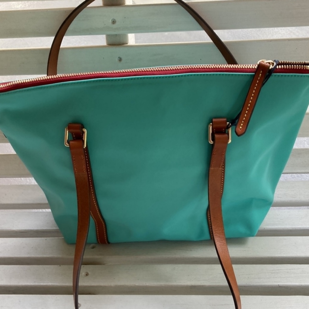 EUC Dooney and Bourke Tote - Picture 4 of 7